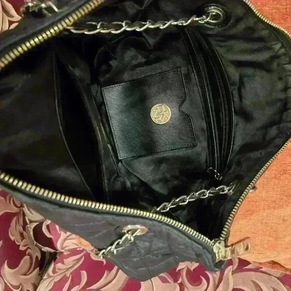 DKNY Donna Karan NY Quilted soft leather black zip top tote bag chain handles - Picture 3 of 6